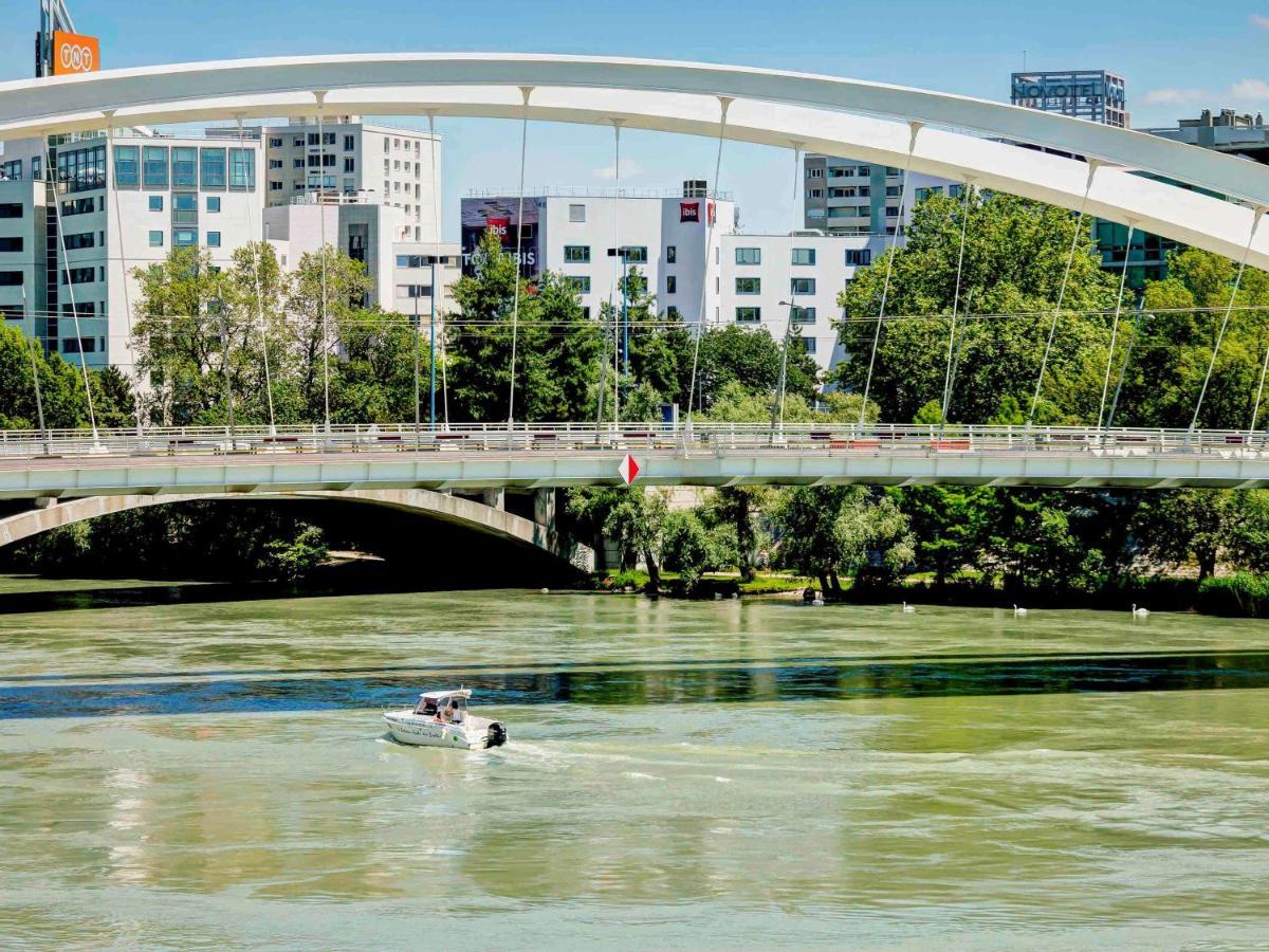 Ibis Lyon Gerland Musee Des Confluences Exterior photo