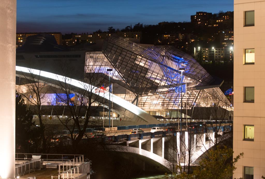 Ibis Lyon Gerland Musee Des Confluences Exterior photo